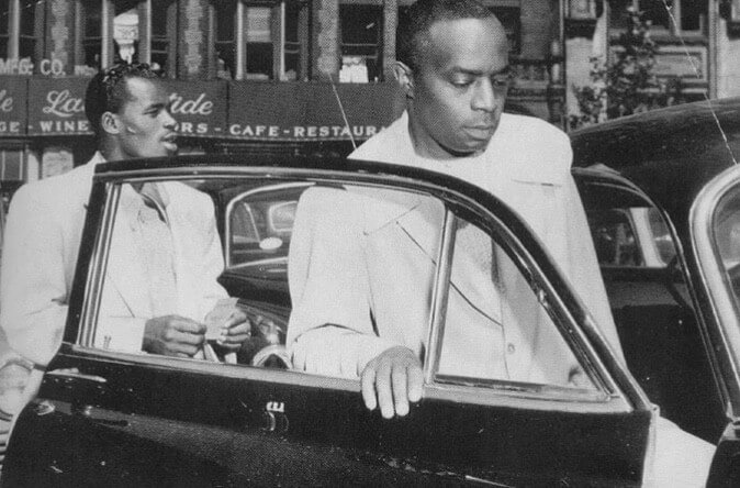 Bumpy Johnson stapt in de auto